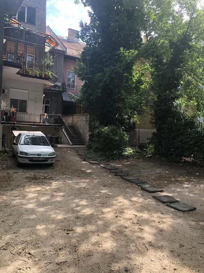 Kert Kapcsolatos Lakas Privat Parkoloval Apartment Budapest